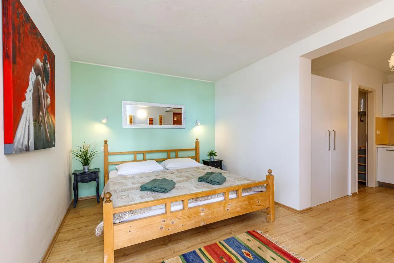 Al Mare Apartments Rovinj